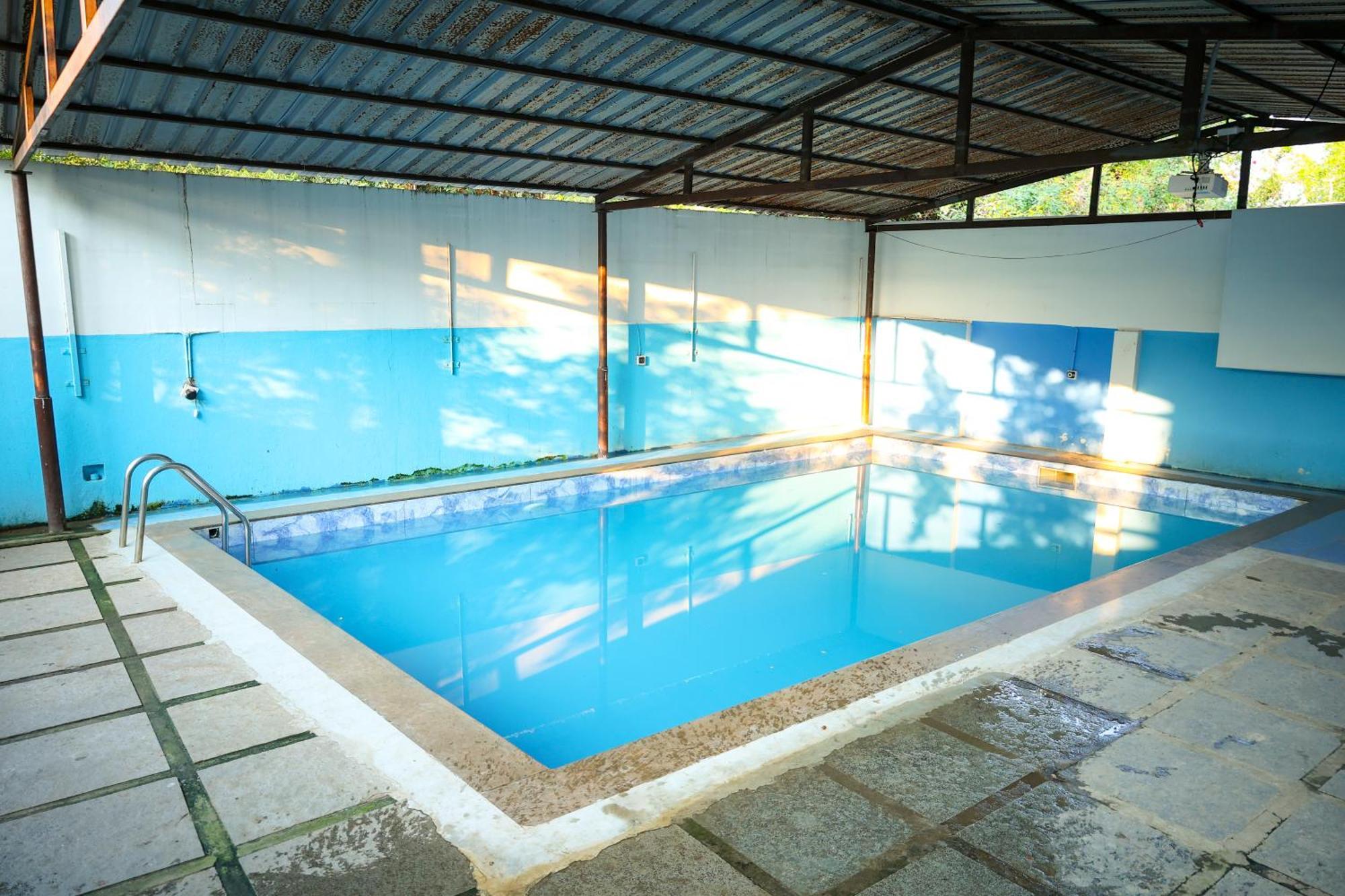 The Club House Hotel Pondicherry Bagian luar foto