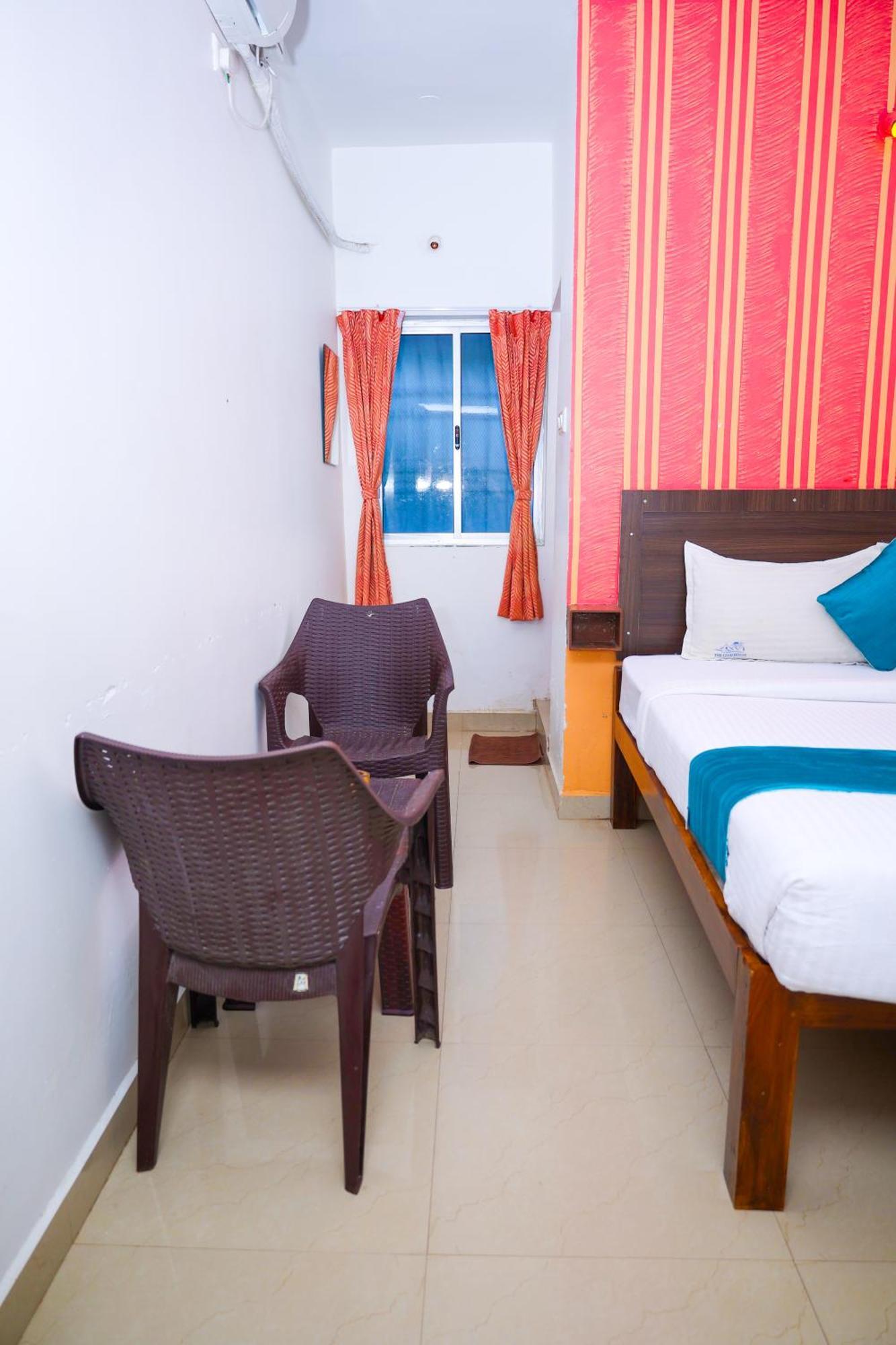 The Club House Hotel Pondicherry Bagian luar foto